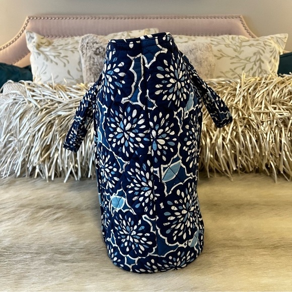 VERA BRADLEY Petal Splash Large Toggle Tote Blue White Bursts 2 Handles Travel - Picture 8 of 12